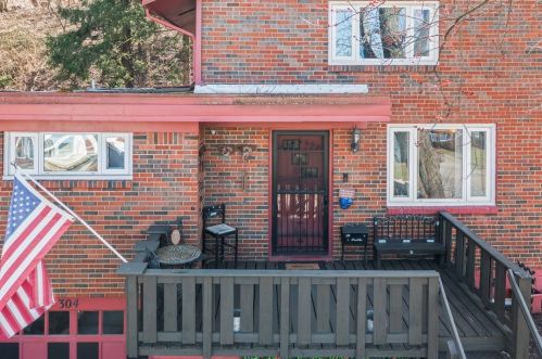 304 Dorothy Dr, Pittsburgh, PA 15235-1830