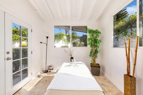 2340 Robinhood Pl, Orange CA  92867-1851 exterior