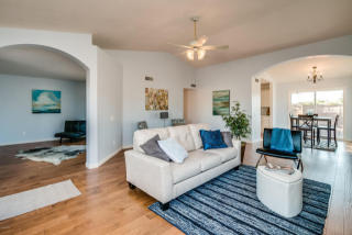5248 86th Ave, Glendale, AZ 85305-3372