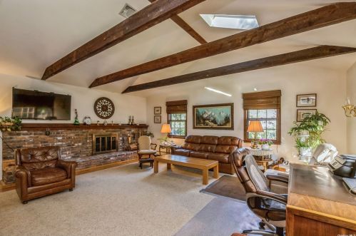 10 Woodfield Ave, Northport NY  11768-2439 exterior