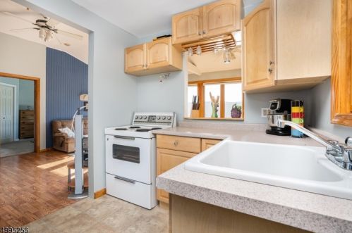 1 Lewis Ln, Belvidere NJ  07823-3123 exterior