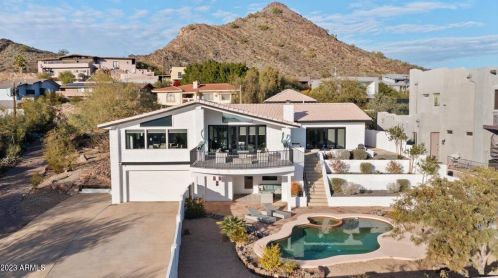 1439 Echo Ln, Phoenix AZ  85020-3831 exterior