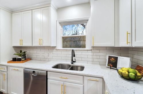 3261 Hardisty Ave, Cincinnati OH 45208-3006 exterior