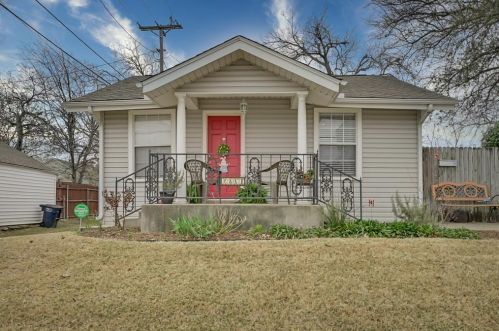 3201 Greene Ave, Fort Worth, TX 76109-2321