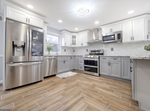 36 Woodcrest Cir, Springfield NJ  07081-1517 exterior