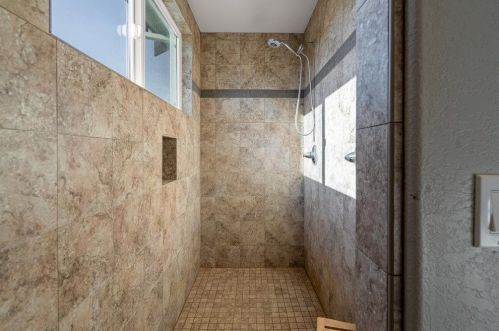 4025 Ashford Cir, Hollister CA  95023-8966 exterior