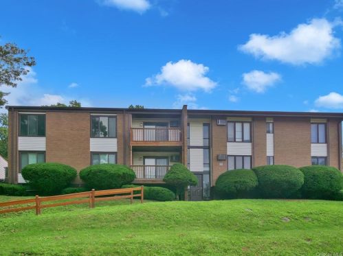 3 Hook Rd, Poughkeepsie NY  12601-1110 exterior