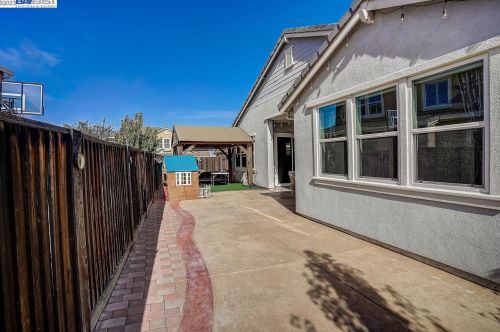 70 Thunder Bay Ct, West Pittsburg CA  94565-7924 exterior