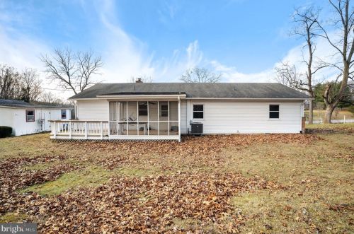 288 Cave Spring Ln, Edinburg VA  22824-3404 exterior