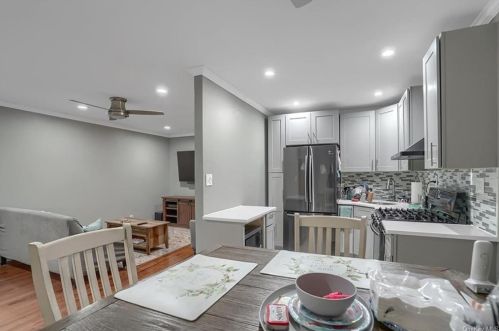 3412 Bronxwood Ave, Bronx, NY 10469-3609