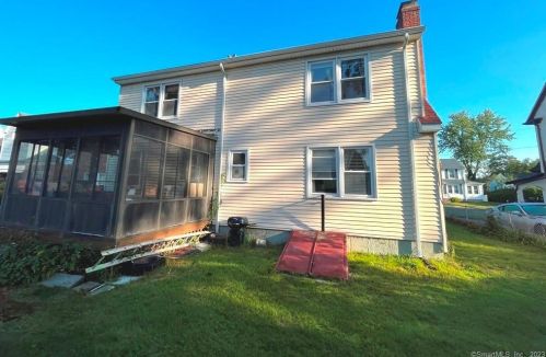 23 Giddings Ave, Windsor, CT 06095-3701