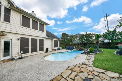 12407 Winebrook Dr, Pearland, TX 77584-1682