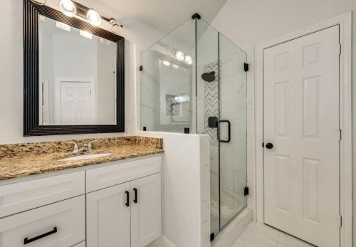 9427 Vis Cir, Irving TX  75063-5064 exterior