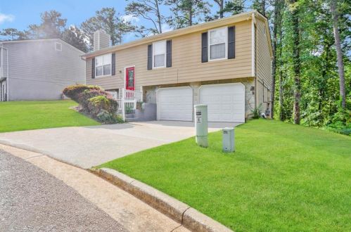 5604 Emerald Gln, Stone Mountain GA  30088-3466 exterior