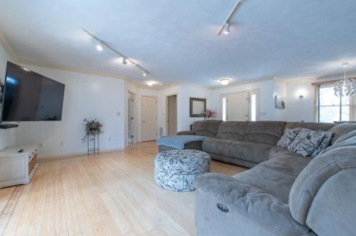 335 Albion Rd, Lincoln RI  02865-4240 exterior