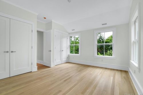 289 Wahackme Rd, New Canaan CT  06840-3935 exterior