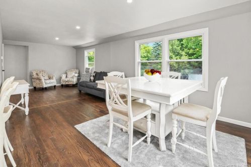80 Circle Dr, Litchfield CT  06750-1710 exterior