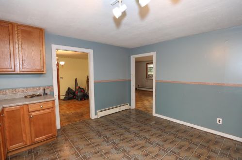 16 Fordway Rd, Raymond NH  03077-2459 exterior