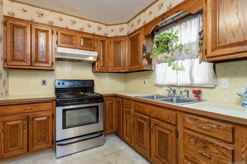 59 Cabot Ave, Elmsford, NY 10523-2108
