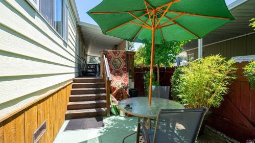 250 Hermosa Cir, Santa Rosa CA  95409-3237 exterior