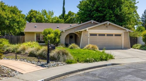 218 Sandalwood Ct, Vacaville CA  95687-5238 exterior