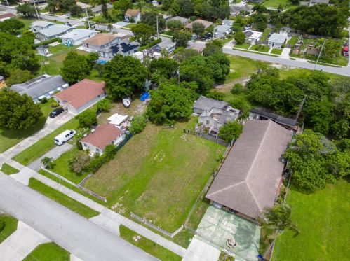 111 11th Ave, Delray Beach FL  33444-1639 exterior