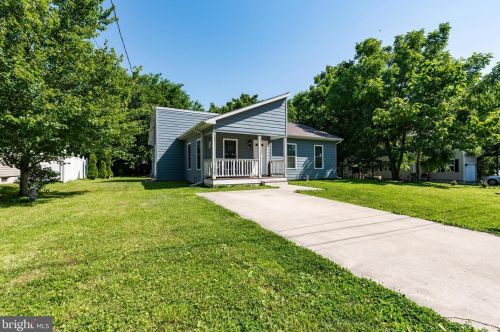 6 Frazier Ave, New Castle, DE 19720-1118
