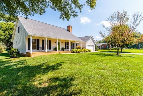 158 Atkinson Dr, Foneswood, VA 22572-4202