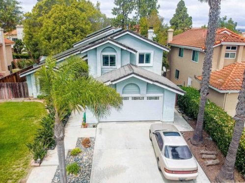 1079 La Tortuga Dr, Vista, CA 92081-6442