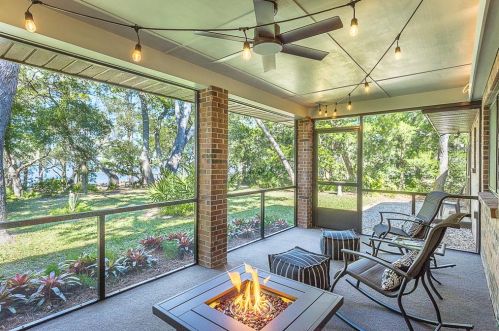 211 Bayshore Dr, Saint George Island FL  32328-3365 exterior