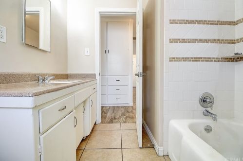 6928 Yellowstone Dr, Riverside CA  92506-3927 exterior