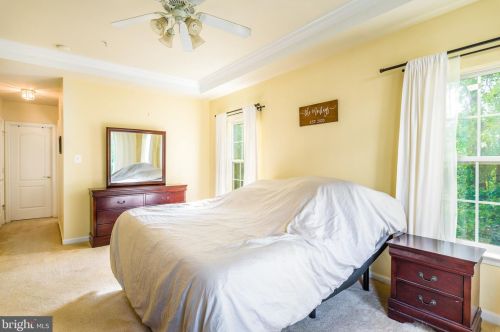 7100 Little Thames Dr, Gainesville VA  20155-4049 exterior