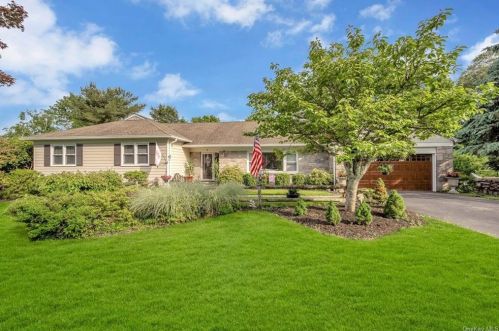 4 Lilac Pl, Thornwood, NY 10594-2102