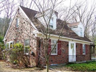 24 Edgewood Rd, Binghamton, NY 13903-1905