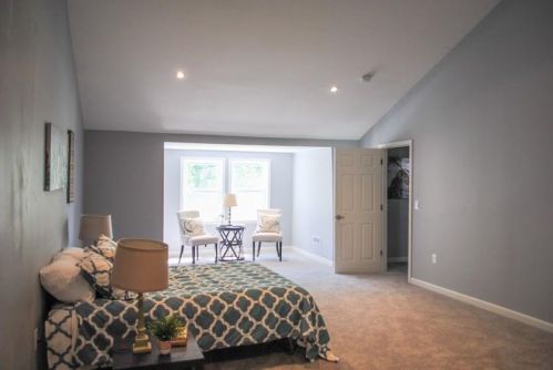 2 Butterfield Ln, Stratham NH  03885-2344 exterior