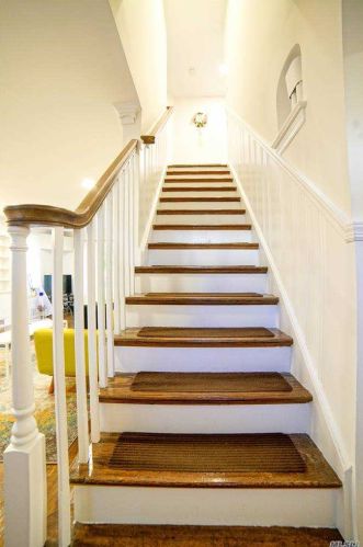 25 Ascot Rdg, Great Neck NY  11021-2900 exterior