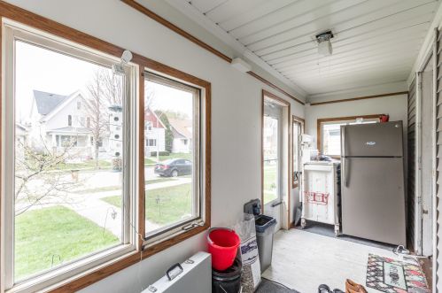 1124 57, Milwaukee WI 53214-3310 exterior