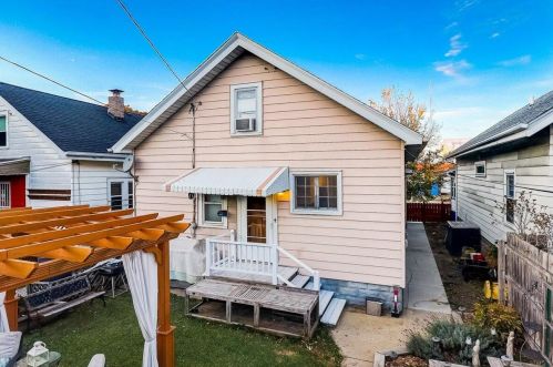 613 Keefe Ave, Milwaukee WI 53212-1801 exterior