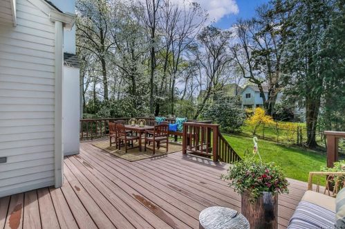 10 Reynal Xing, Scarsdale NY  10583-7414 exterior