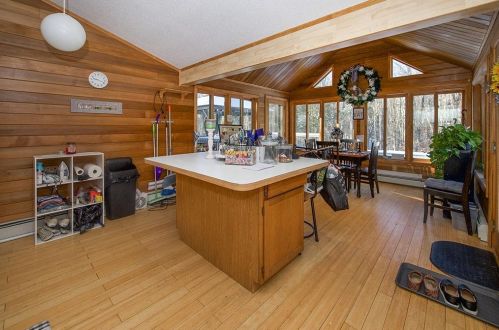 21 Lollypop Ln, Danville NH  03819-5129 exterior