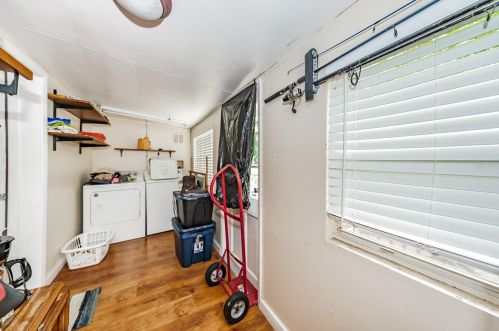 581 Dixie Hwy, Tarpon Springs FL  34689-5718 exterior