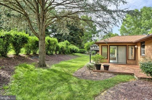 838 Kiehl Dr, Lemoyne PA  17043-1205 exterior