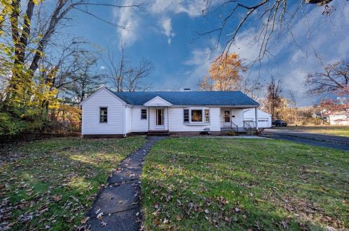 3 Grant St, Sloatsburg, NY 10974-1601