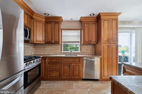 336 2nd St, Florence NJ  08518-1404 exterior