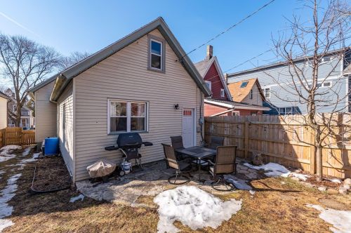 2526 Bartlett Ave, Milwaukee WI 53211-3952 exterior