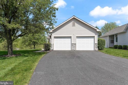 808 Phipps Woods Ct, Glen Mills PA  19342-2243 exterior