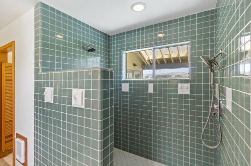 1750 Orch Rd, Hollister CA  95023-9210 exterior