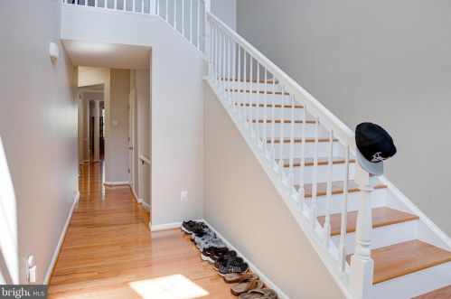 3602 Eagle Ridge Dr, Woodbridge VA  22191-6564 exterior