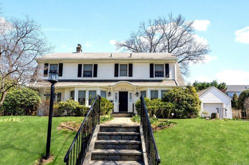 826 James St, New Rochelle, NY 10803-2624