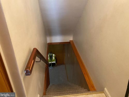 2435 Brookwood St, Harrisburg PA 17104-2112 exterior